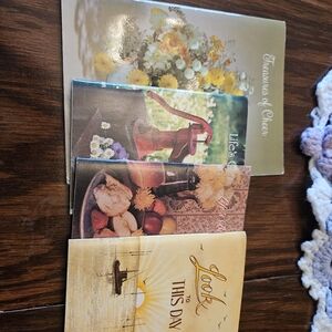 Lot of Vgt Religious Inspirational Booklets Hallmark & Salesian 1965-1991 4 Book